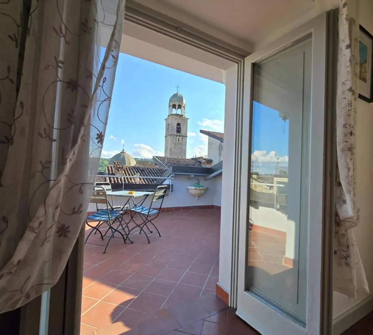 La Casa Dei Cedri 2 contacts